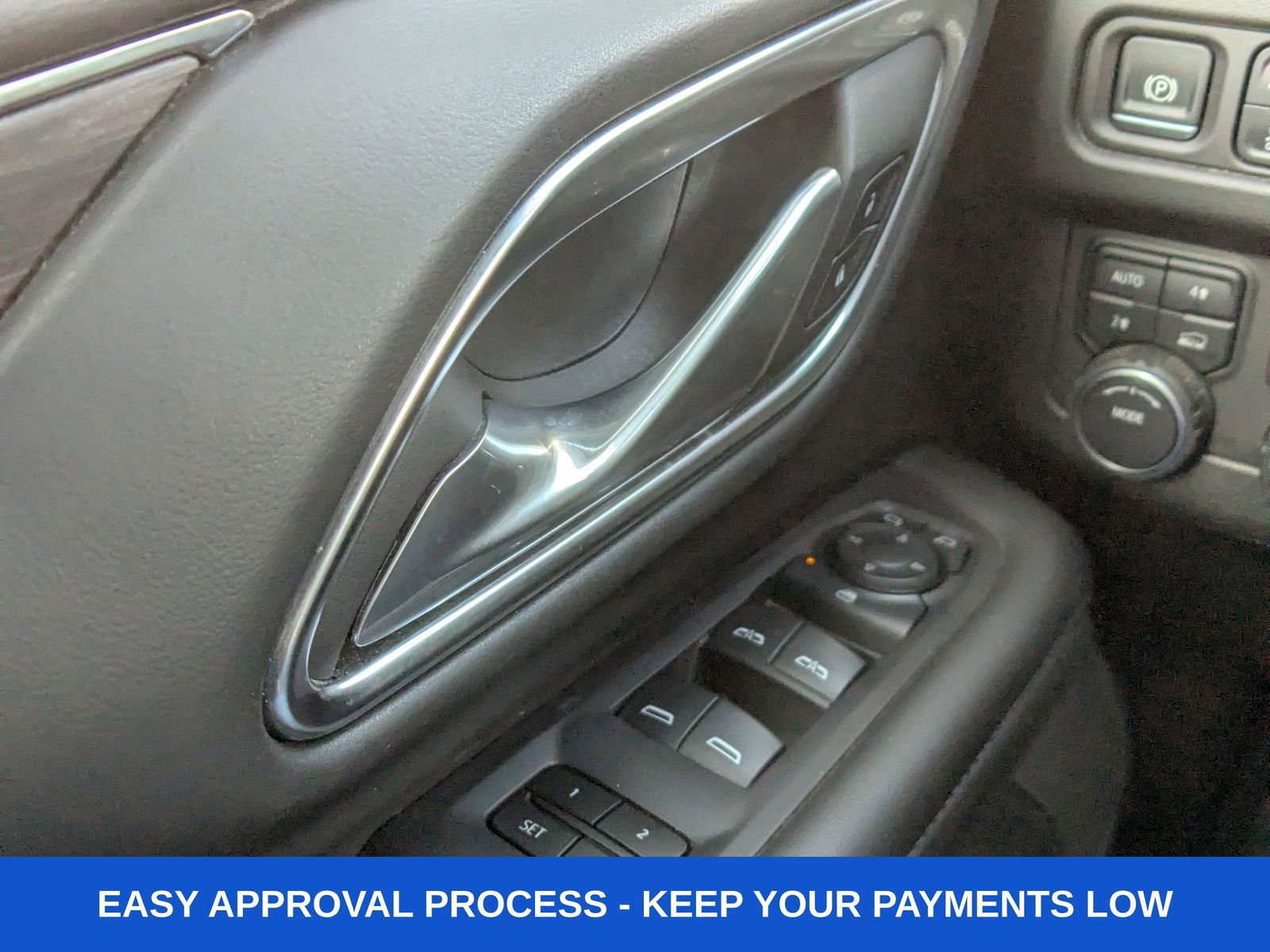 Used 2024 Chevrolet Suburban LT AWD/4WD image 34