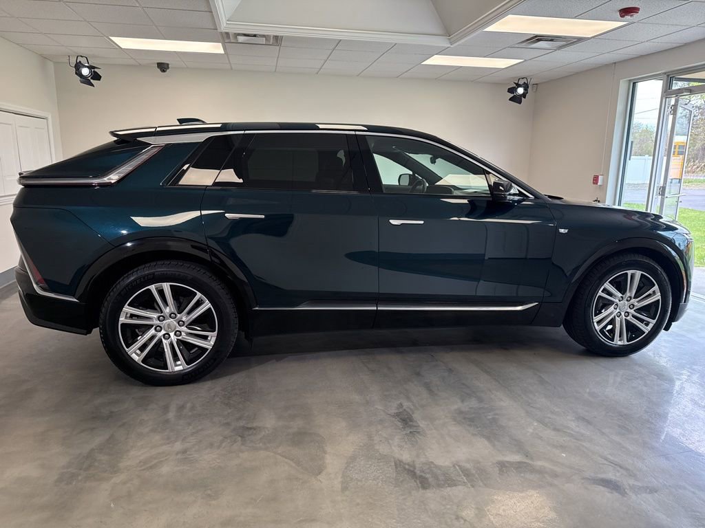 Certified 2024 Cadillac Lyriq Tech AWD/4WD image 2