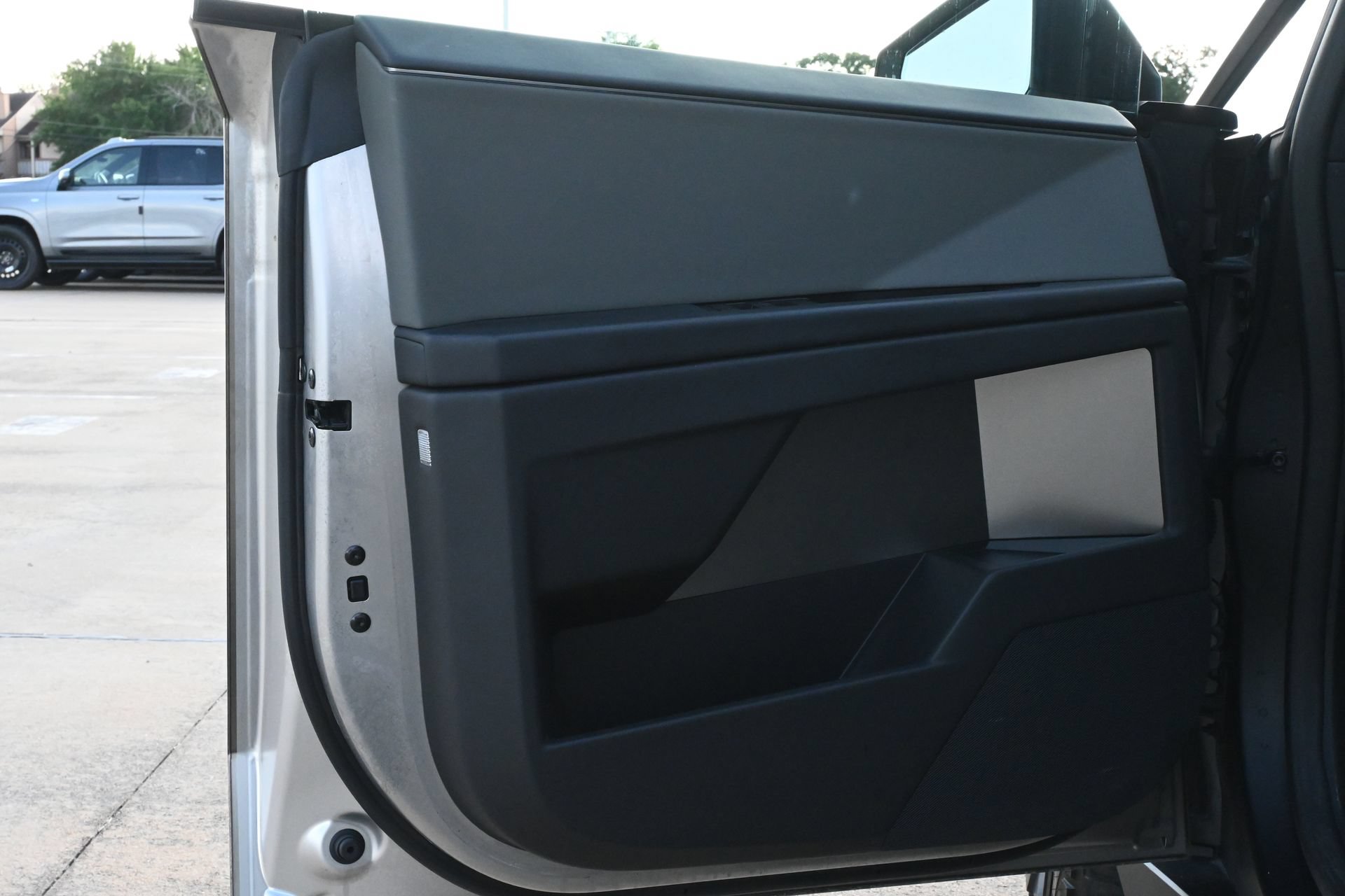 Used 2024 Tesla Cybertruck Cyberbeast AWD/4WD image 18