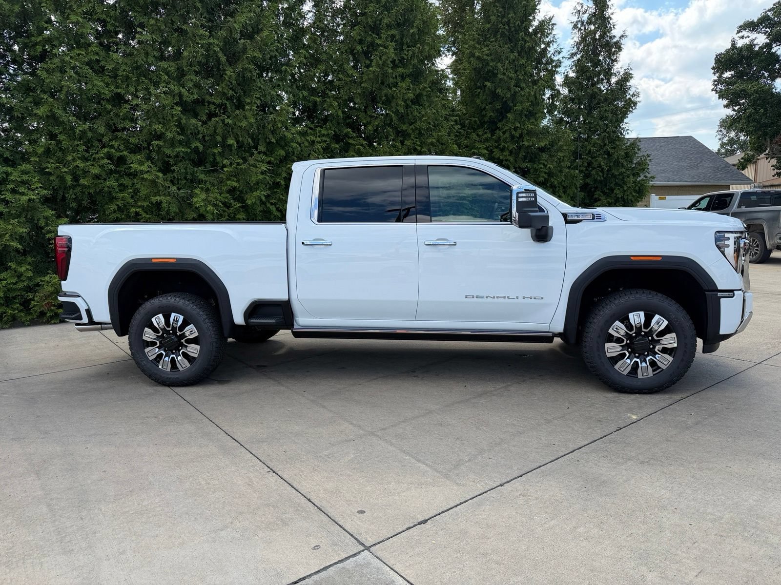 New 2026 GMC Sierra 3500 Denali w/ Denali Reserve Package AWD/4WD image 33