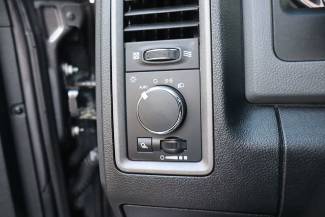 Used 2017 RAM 1500 ST w/ SXT Appearance Group AWD/4WD image 11
