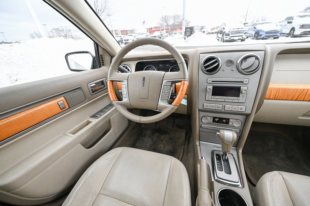 Used 2009 Lincoln MKZ image 31