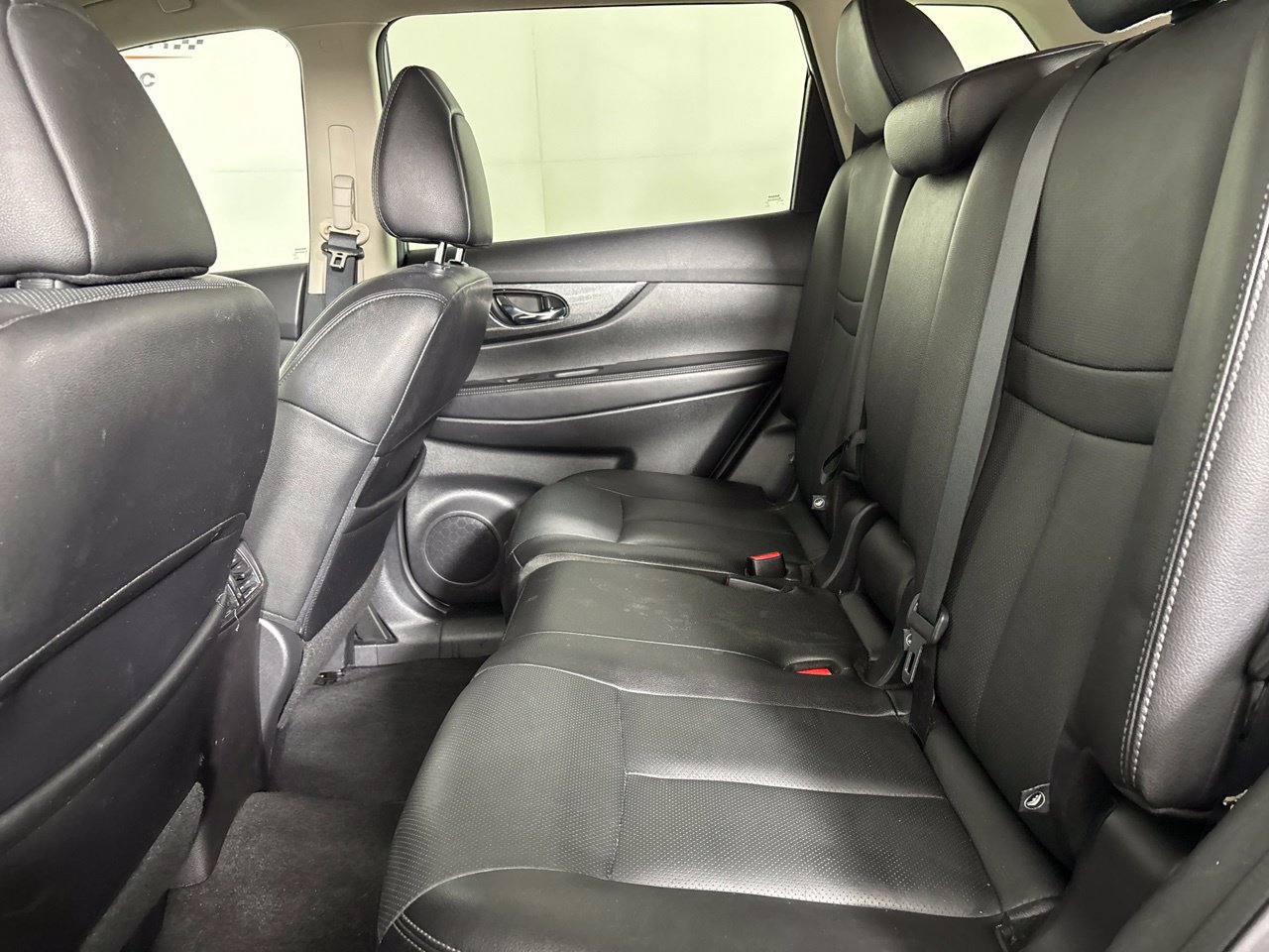 Used 2016 Nissan Rogue SL w/ SL Premium Package AWD/4WD image 27