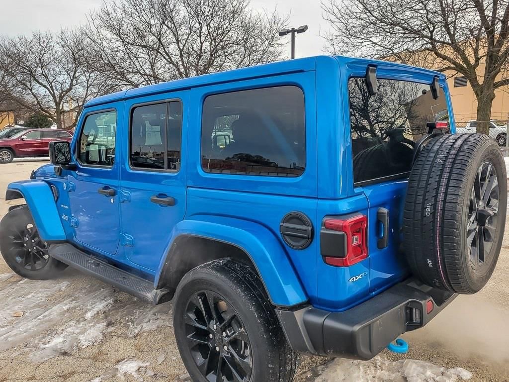 Used 2022 Jeep Wrangler Unlimited Sahara w/ Cold Weather Group image 7