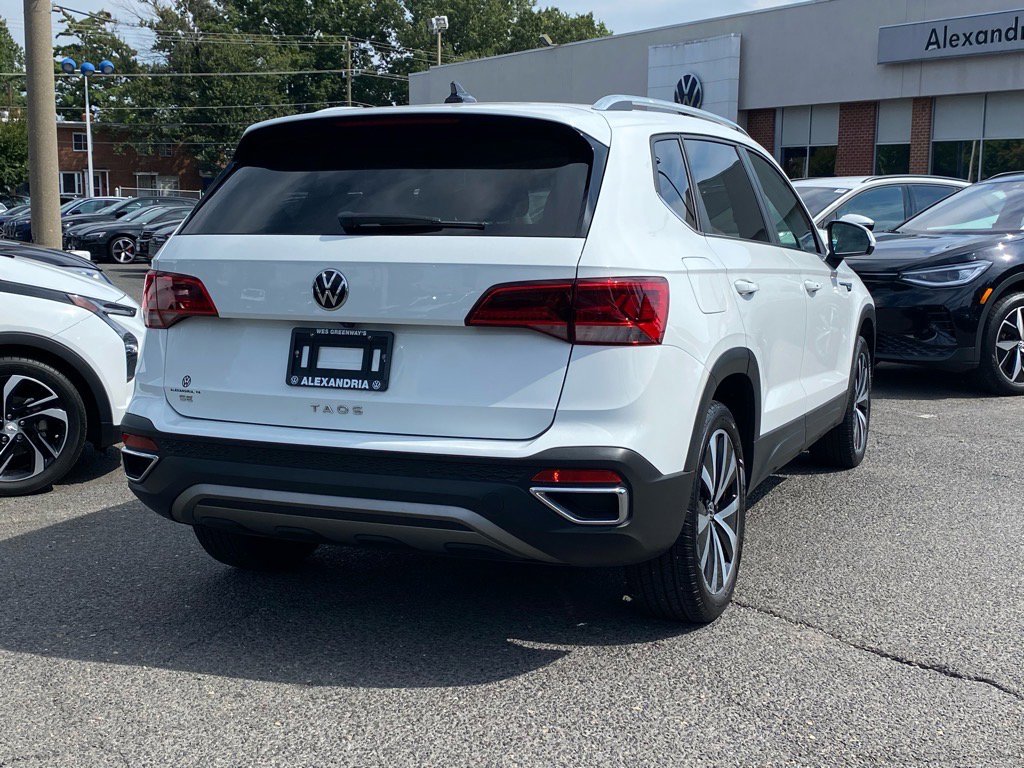 Used 2022 Volkswagen Taos SE image 3