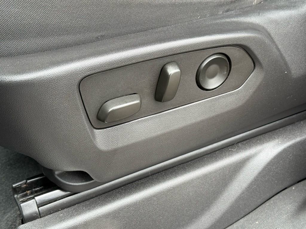 Used 2022 Chevrolet Silverado 1500 LT image 14