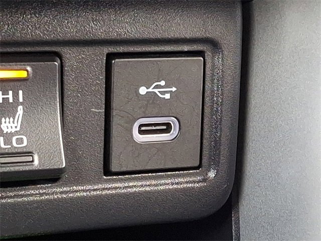 Used 2024 Toyota Corolla Cross XLE image 24