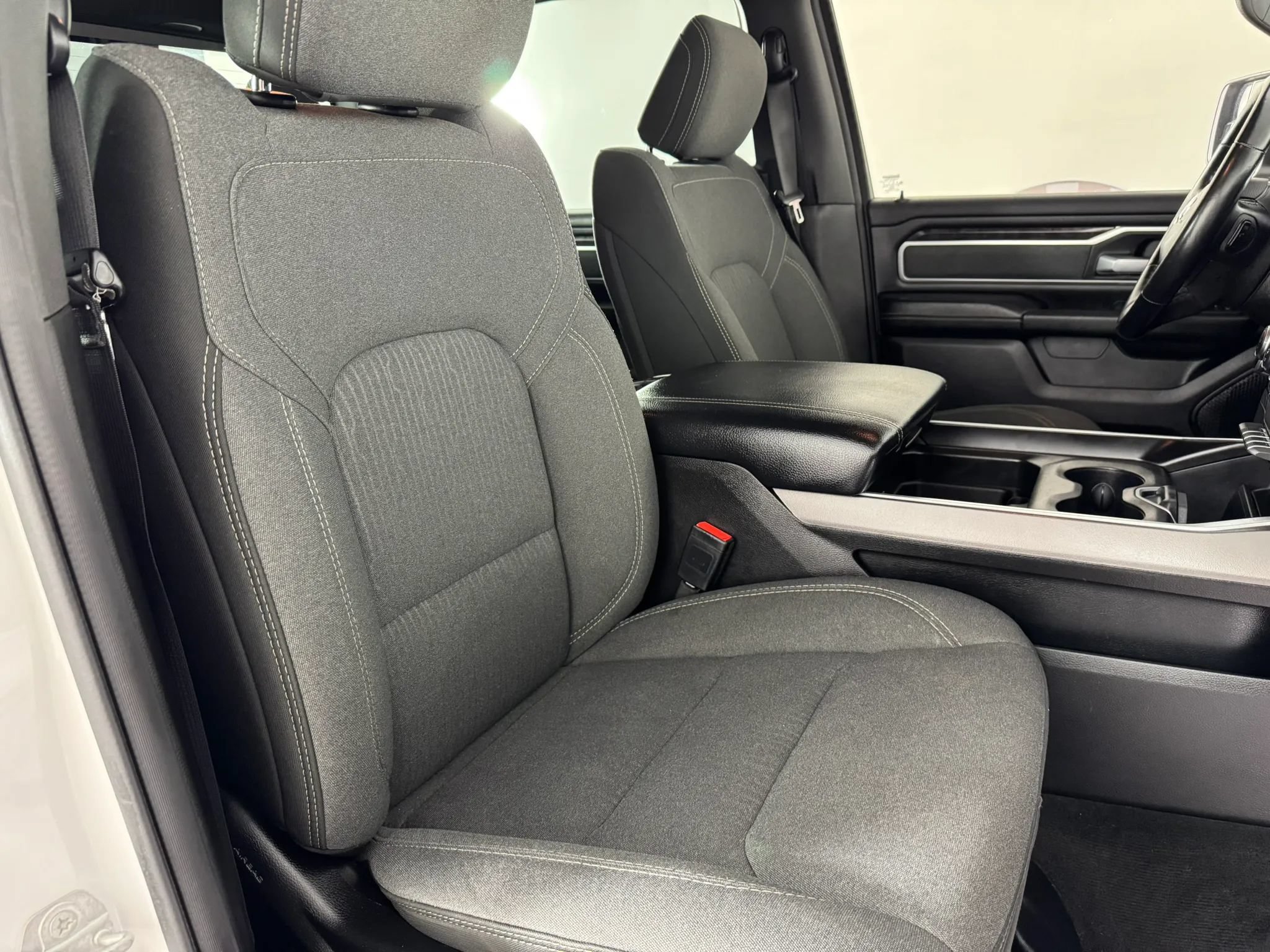 Used 2022 RAM 1500 Big Horn AWD/4WD image 34