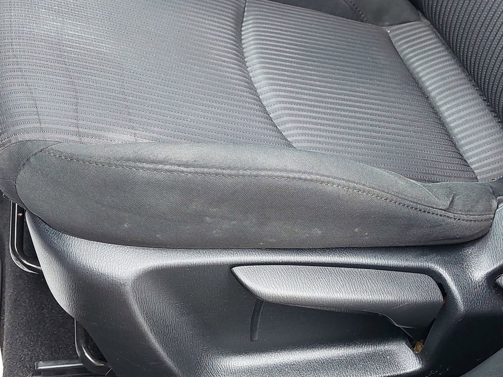 Used 2014 MAZDA MAZDA3 i Touring image 23