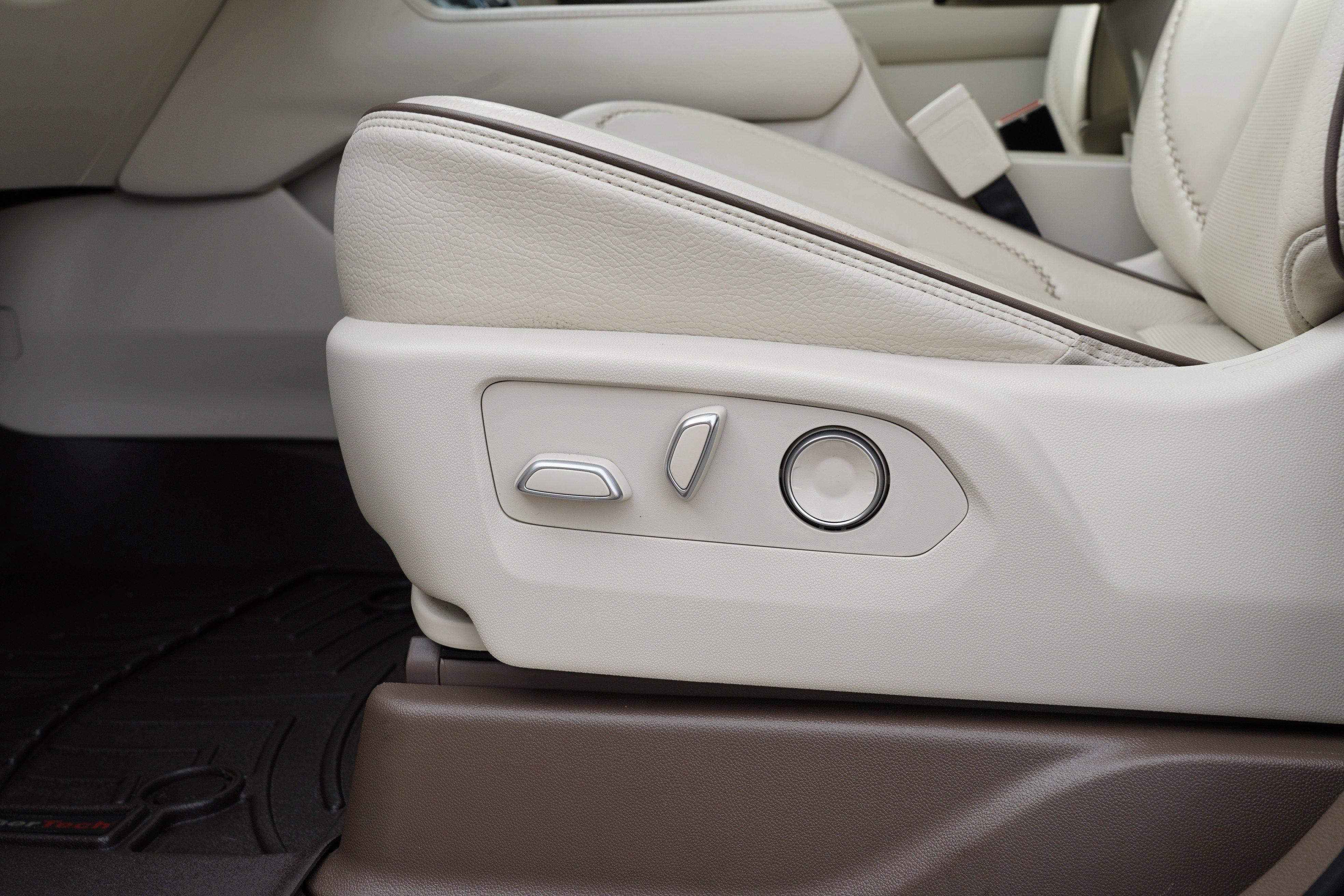 Used 2021 GMC Yukon XL Denali w/ Denali Ultimate Package image 15