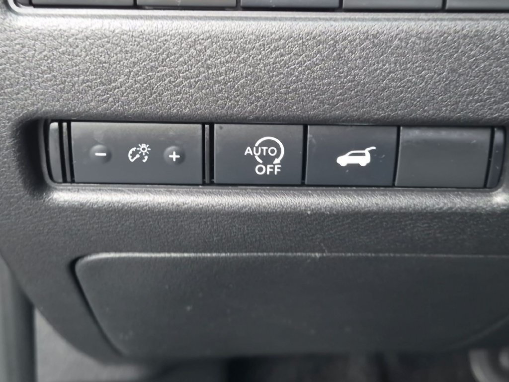Used 2024 Nissan Rogue SV w/ SV Premium Package FWD image 35