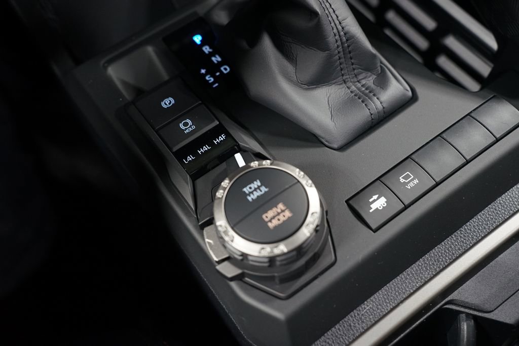 New 2026 Toyota 4Runner Platinum AWD/4WD image 24