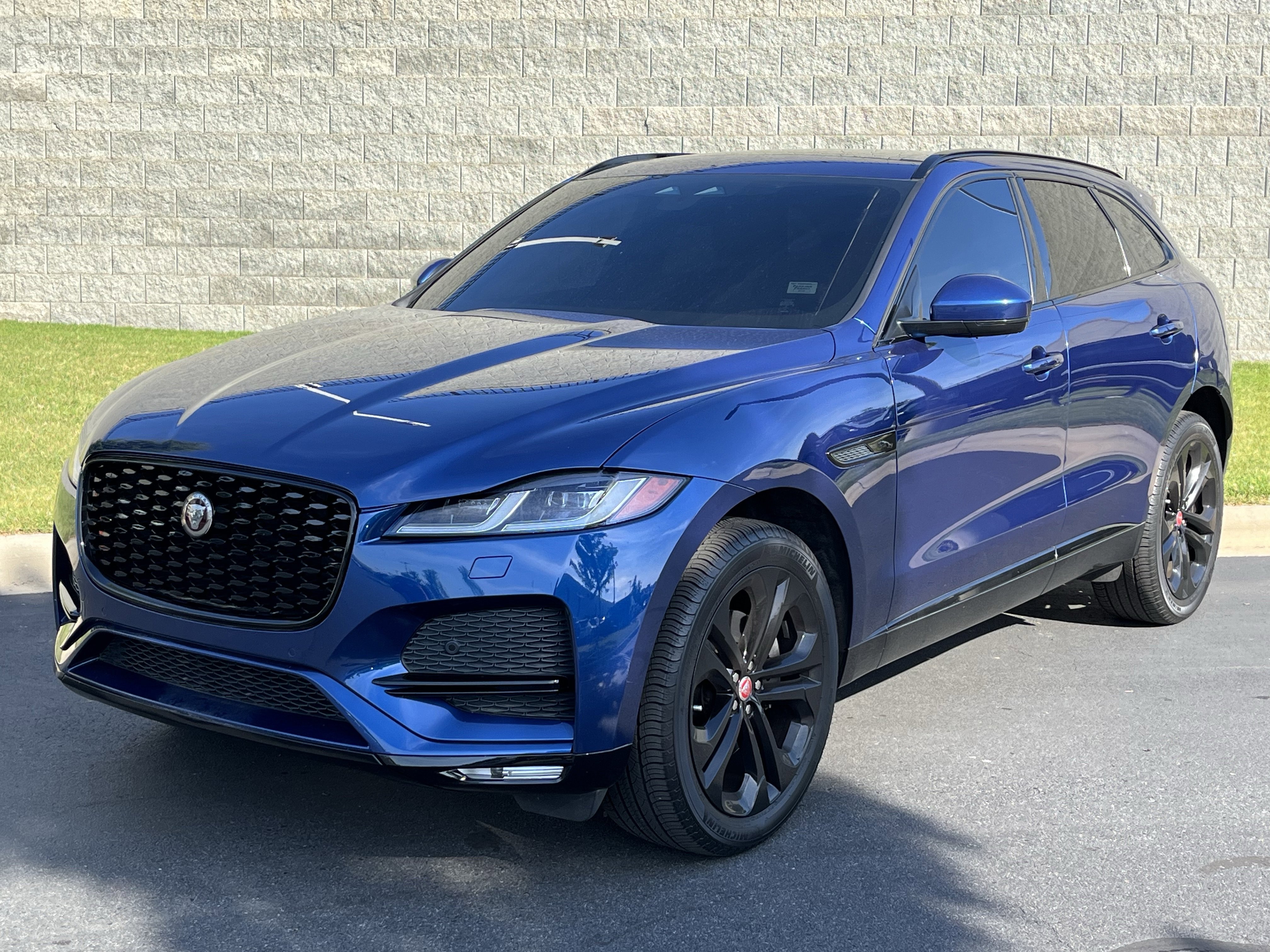 Used 2023 Jaguar F-PACE S AWD/4WD image 2