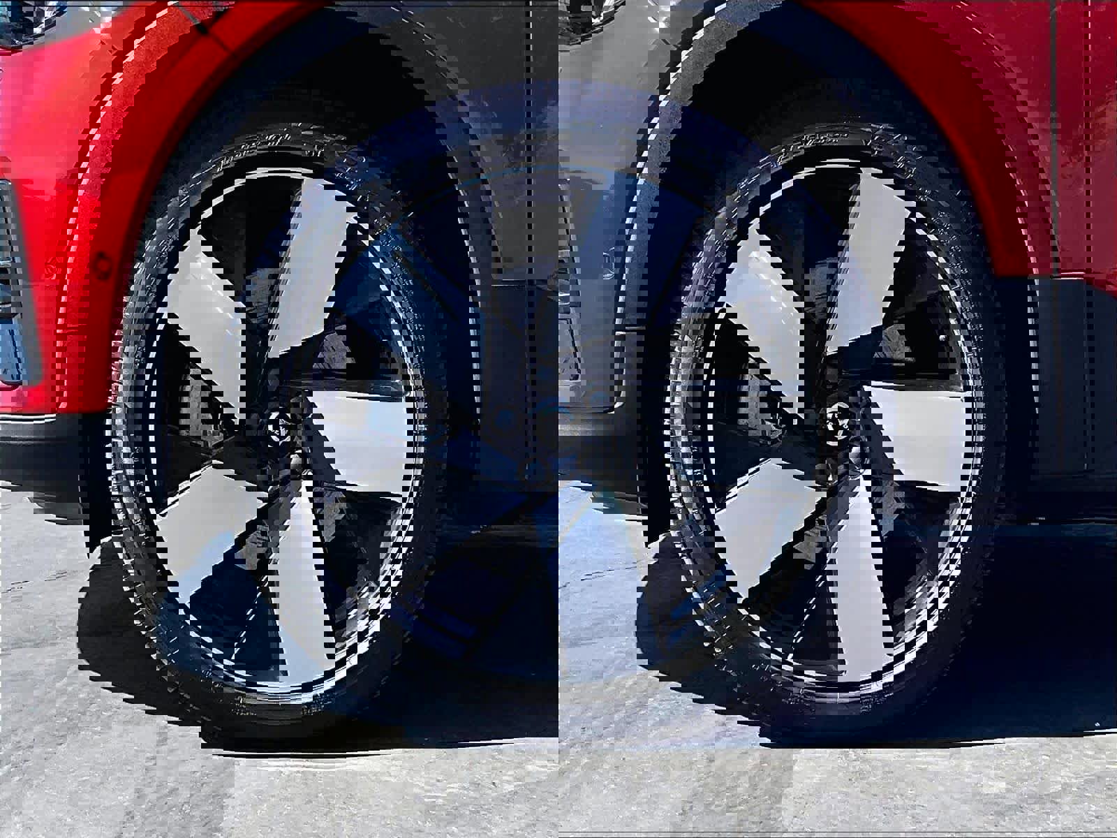 Used 2022 Volvo C40 P8 Recharge Ultimate image 12