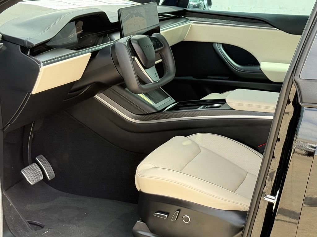 Used 2023 Tesla Model X Plaid image 5