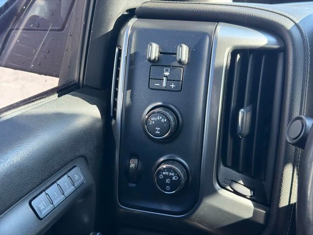 Used 2017 Chevrolet Silverado 1500 LTZ Z71 w/ LTZ Plus Package AWD/4WD image 31