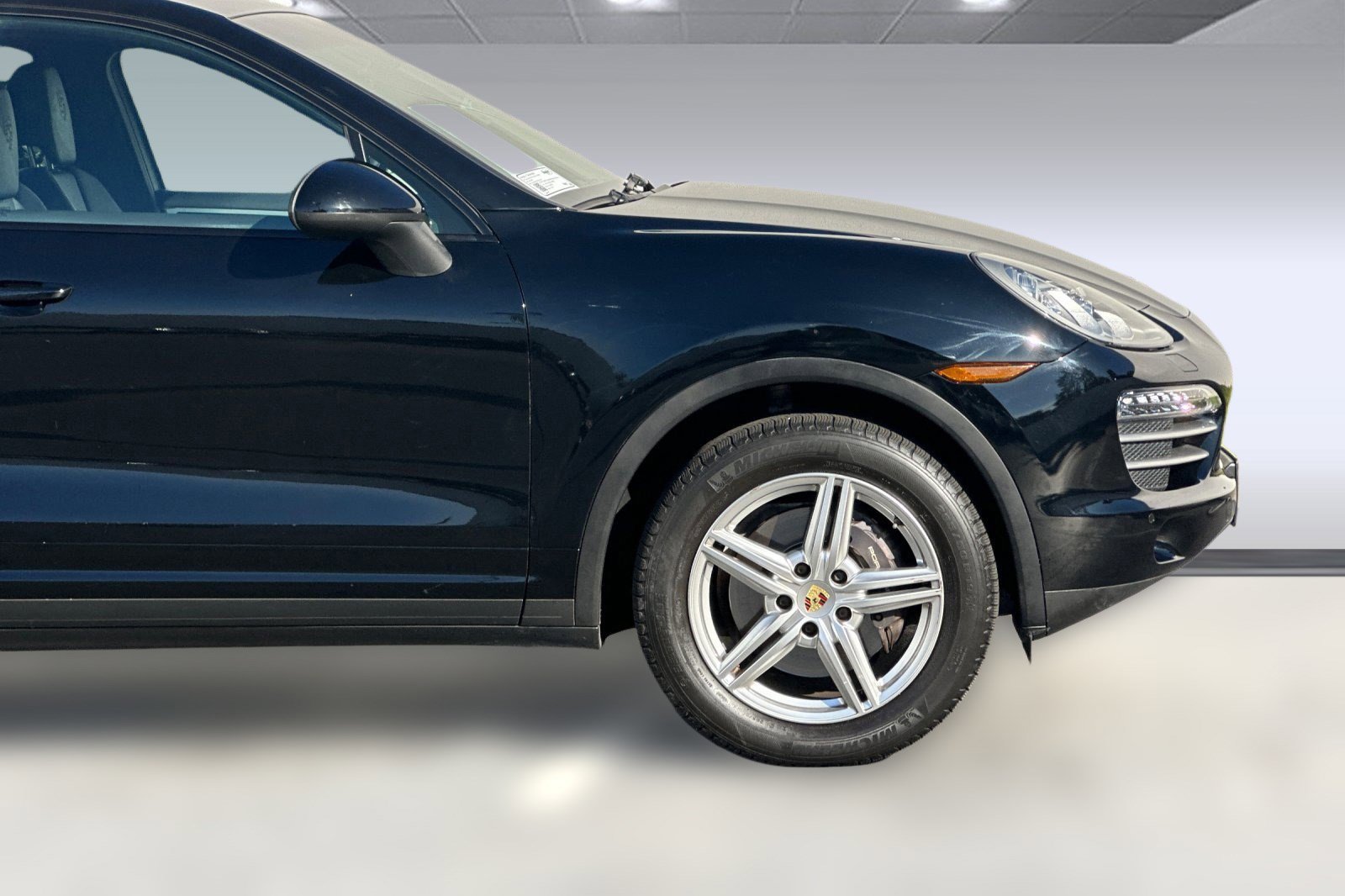 Used 2014 Porsche Cayenne Platinum Edition image 35