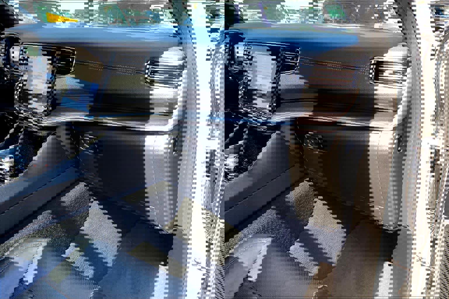 Used 2023 Jeep Wagoneer 4WD w/ Premium Group I image 17