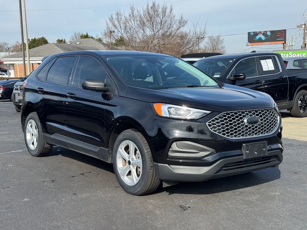 Used 2023 Ford Edge SE image 1