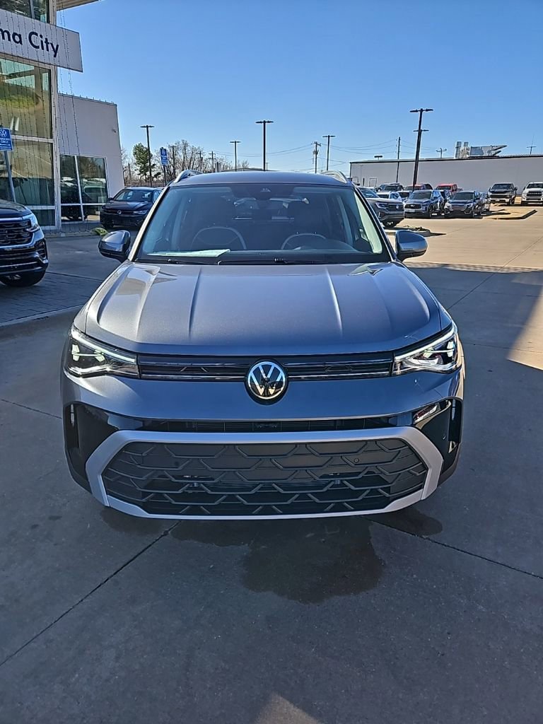 New 2026 Volkswagen Taos SE AWD/4WD image 2