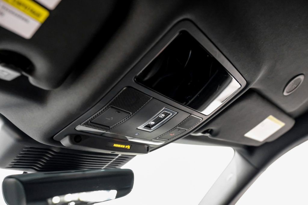 Used 2023 Land Rover Range Rover Evoque R-Dynamic S image 24