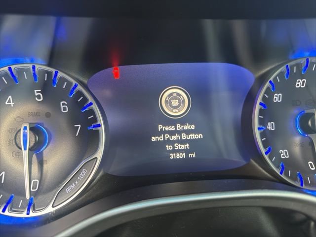 Used 2022 Chrysler Pacifica Touring-L image 5