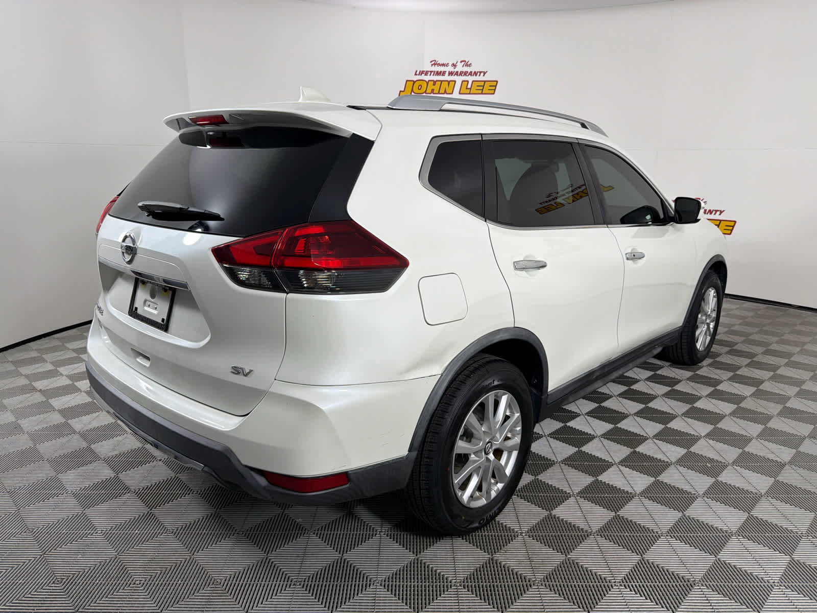 Used 2018 Nissan Rogue SV FWD image 6