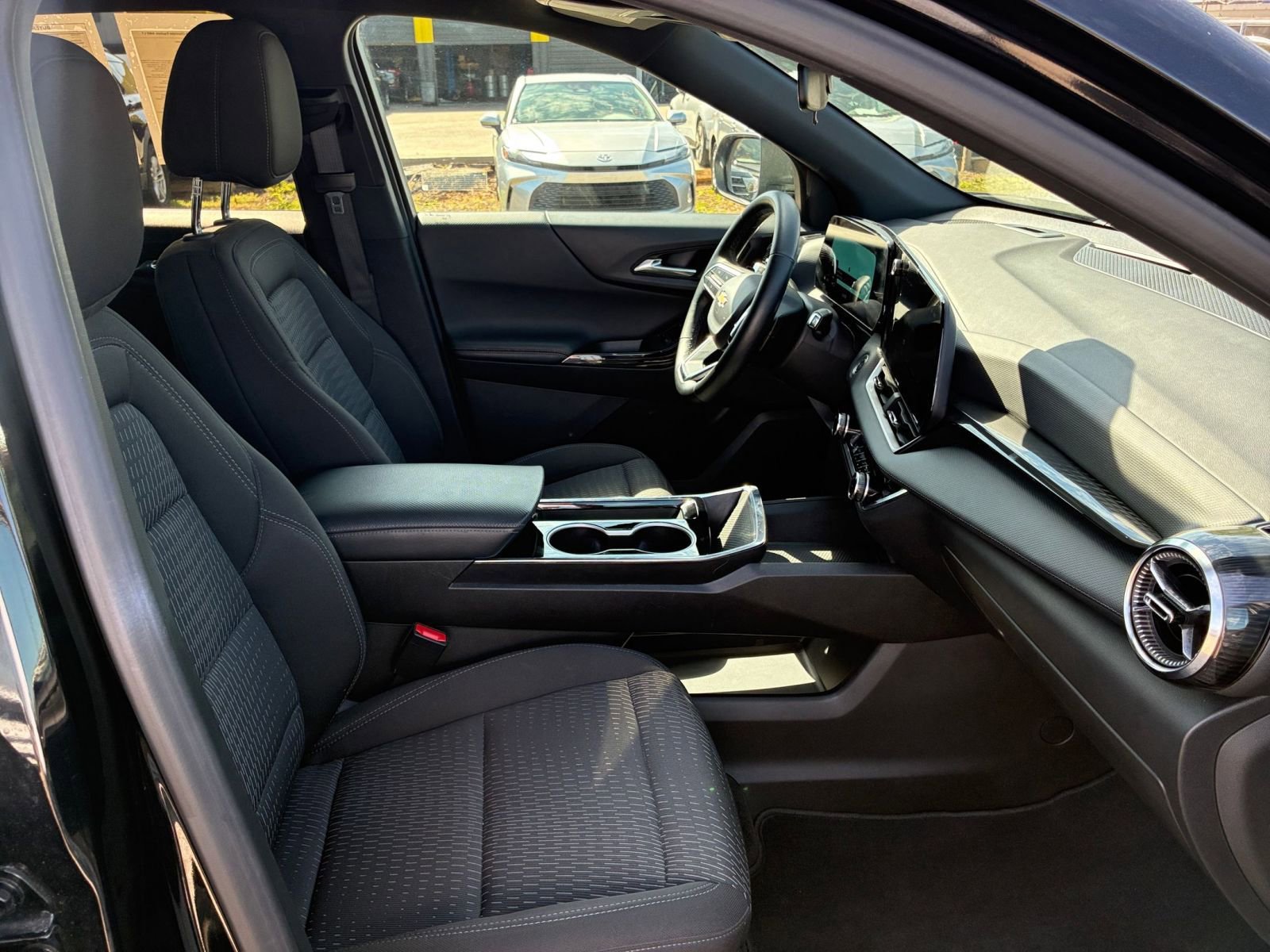 Used 2025 Chevrolet Equinox LT AWD/4WD image 31