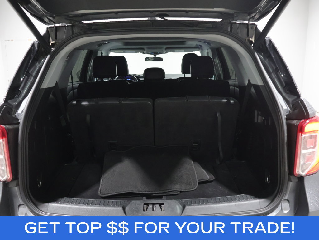 Used 2024 Ford Explorer XLT w/ Equipment Group 202A AWD/4WD image 4