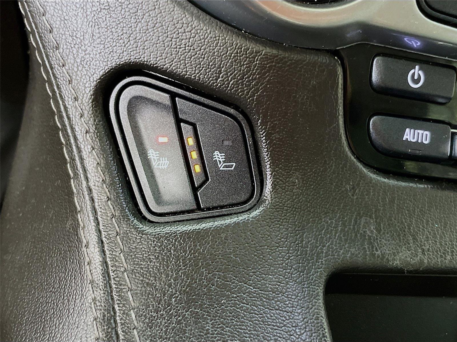 Used 2018 Chevrolet Suburban LT AWD/4WD image 25