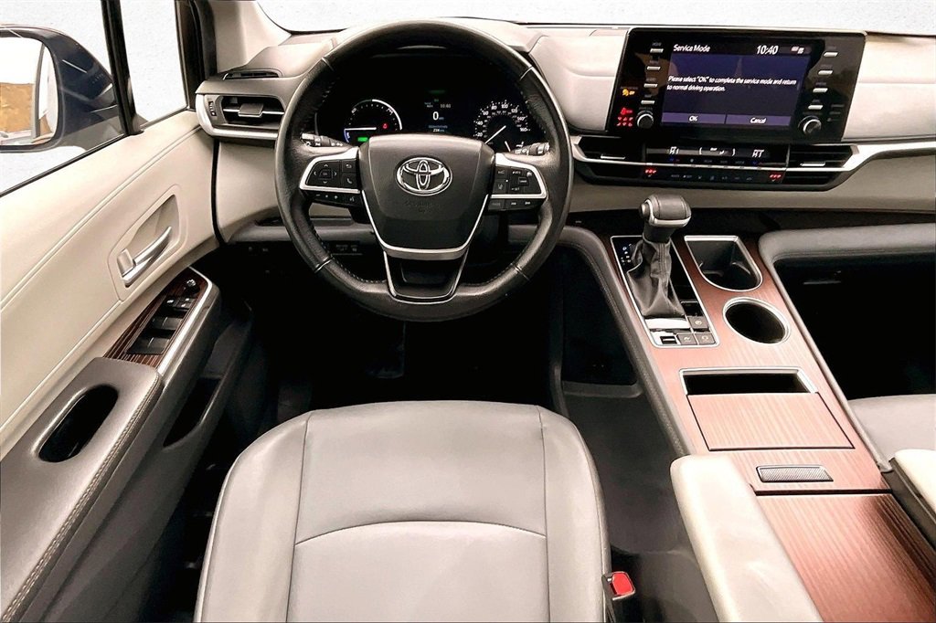 Certified 2024 Toyota Sienna XLE image 9