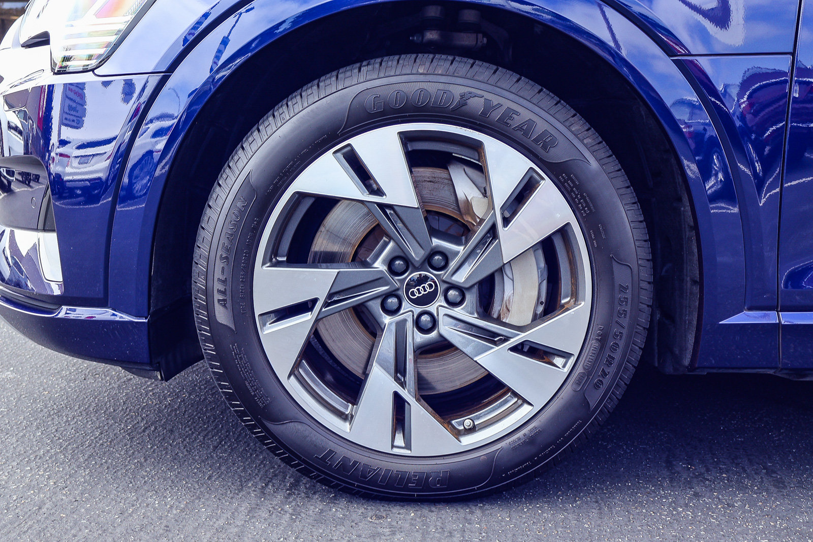 Used 2022 Audi e-tron Premium AWD/4WD image 19