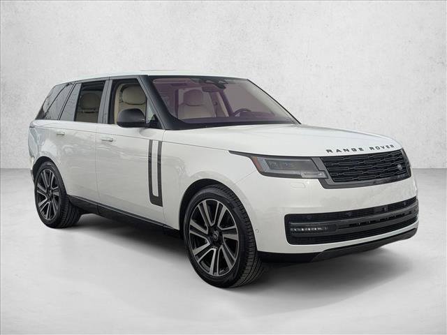 Used 2023 Land Rover Range Rover SE image 3