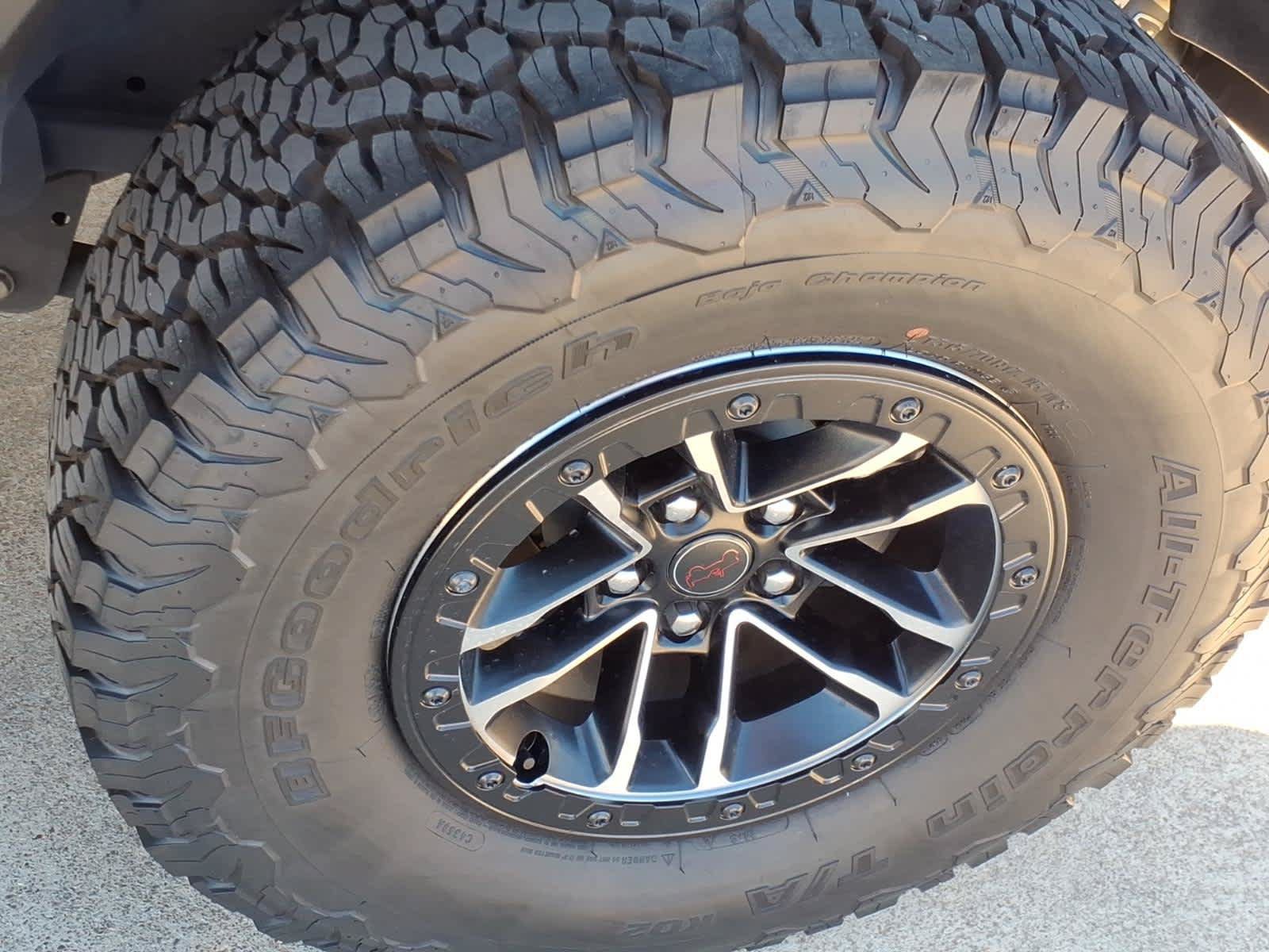 Used 2024 Jeep Wrangler Unlimited Rubicon AWD/4WD image 24