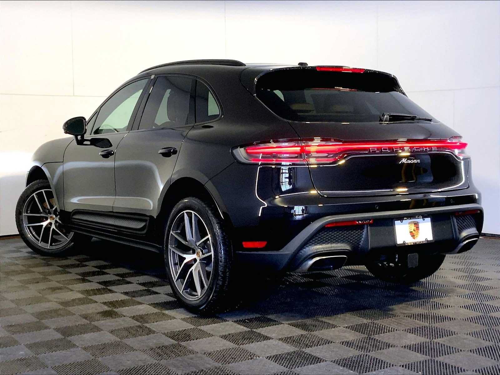 New 2026 Porsche Macan AWD/4WD image 3