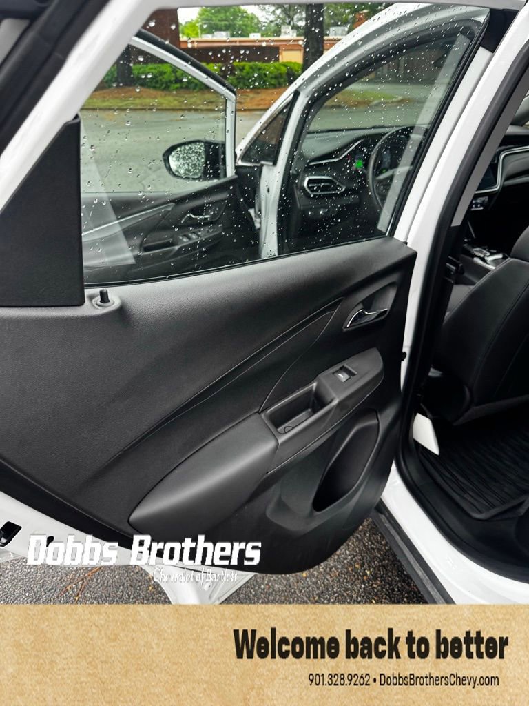 Used 2023 Chevrolet Bolt LT w/ Infotainment Package FWD image 9