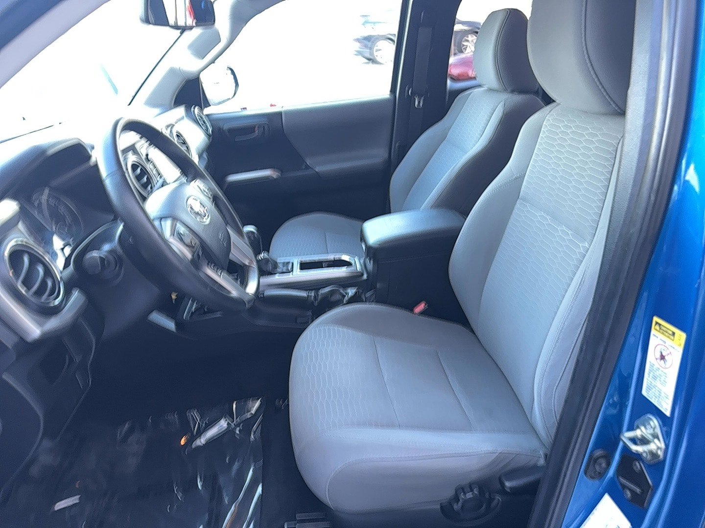 Used 2016 Toyota Tacoma SR5 w/ SR5 Appearance Package (SN) AWD/4WD image 6