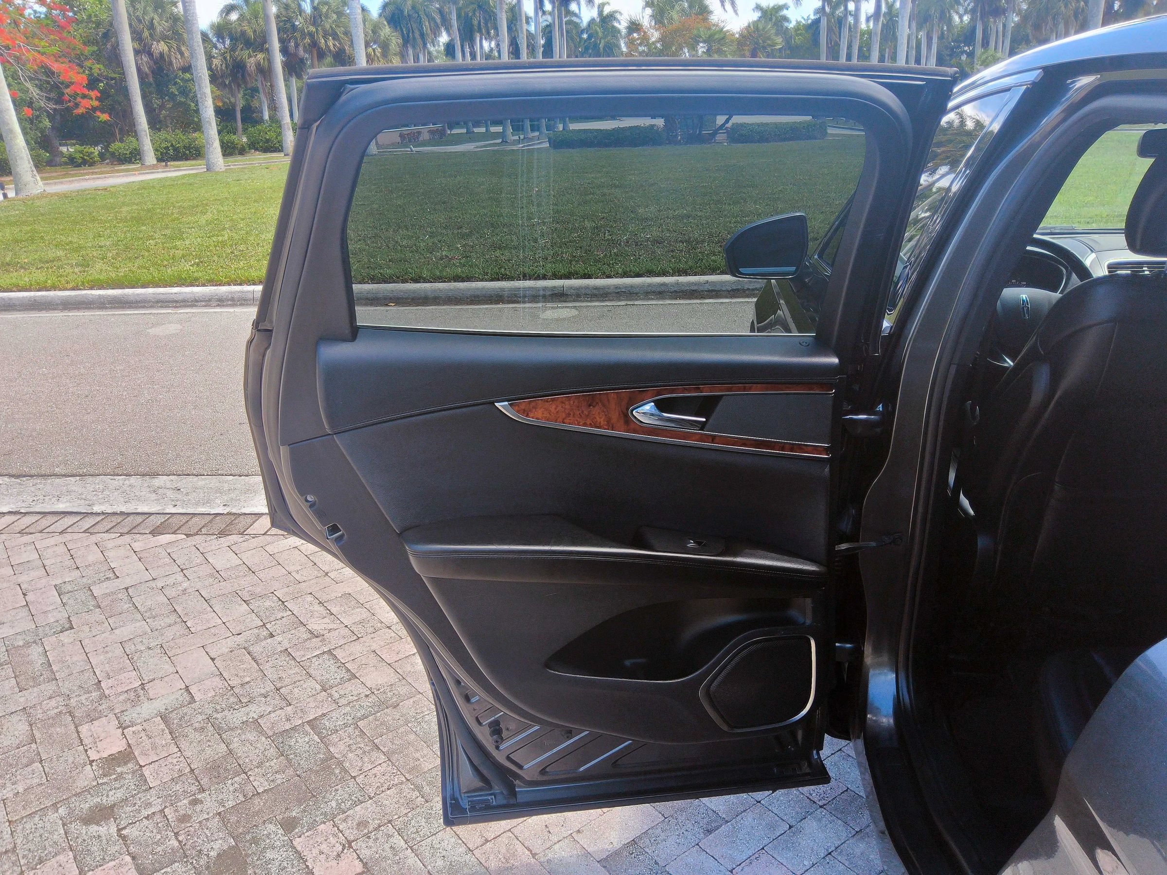Used 2018 Lincoln MKX Reserve FWD image 30