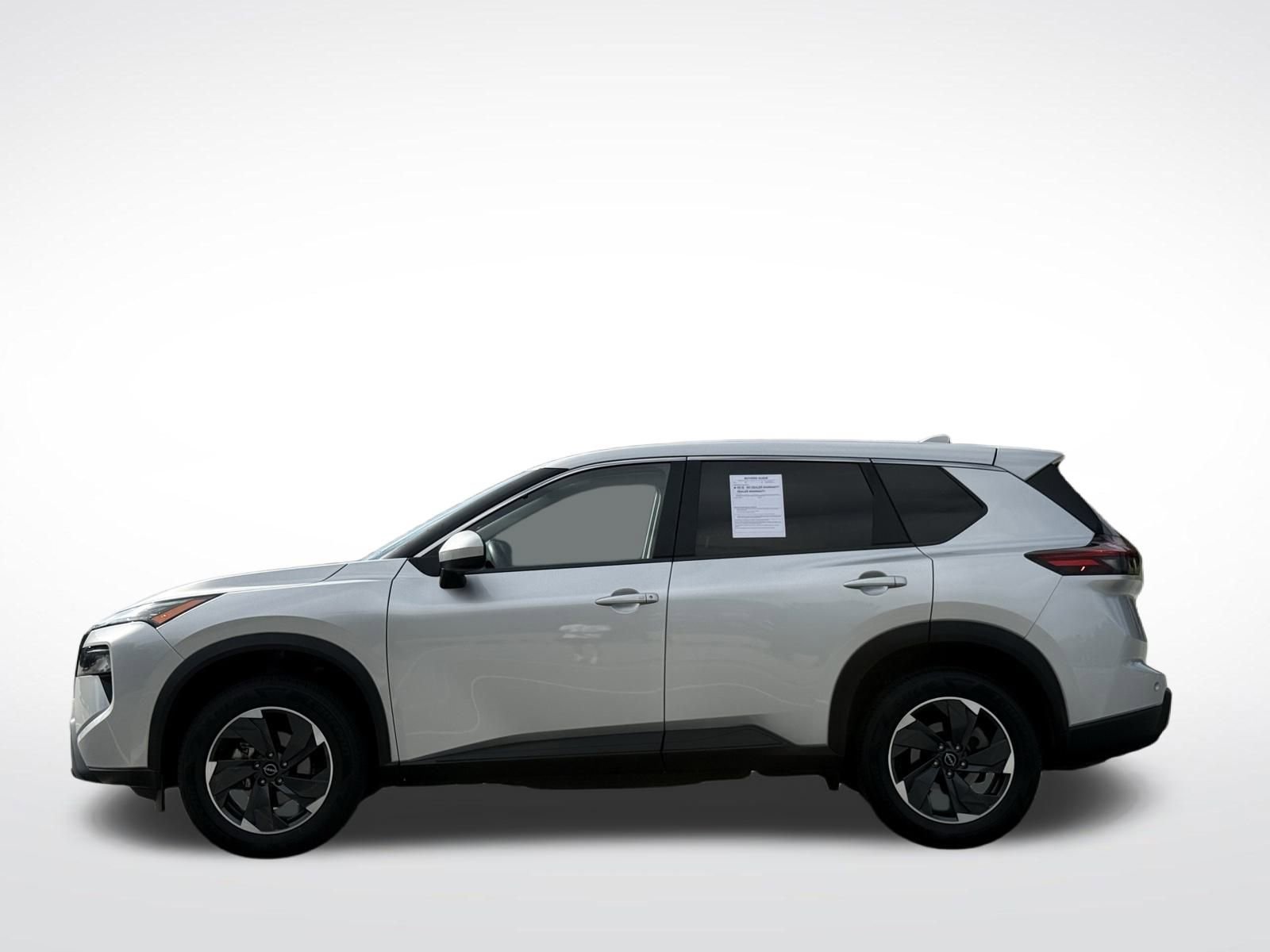 Used 2024 Nissan Rogue SV image 9