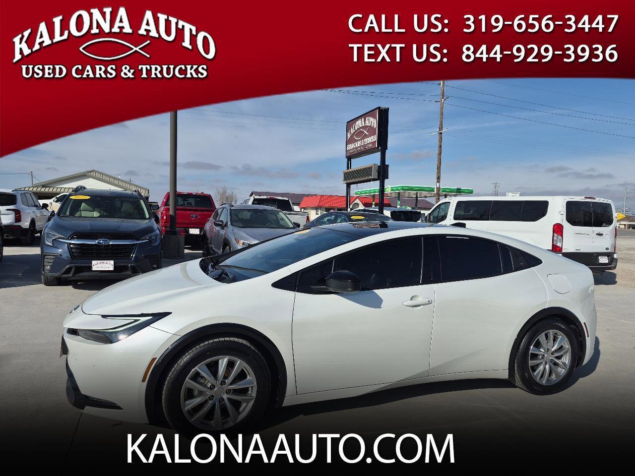 Used 2024 Toyota Prius XLE image 1