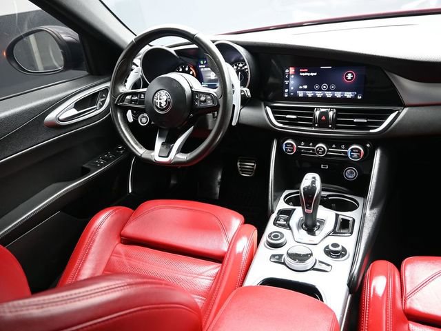 Used 2023 Alfa Romeo Giulia Veloce RWD image 20