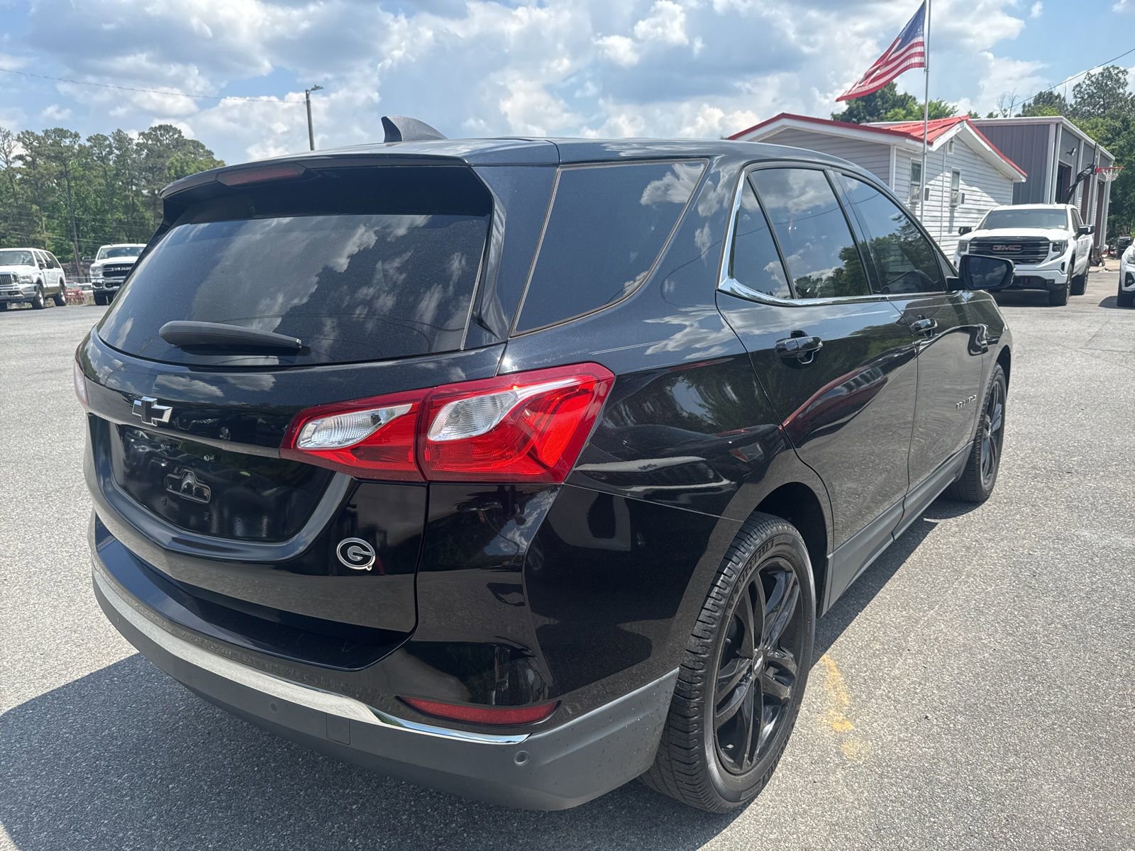Used 2020 Chevrolet Equinox LT w/ Midnight Edition FWD image 4
