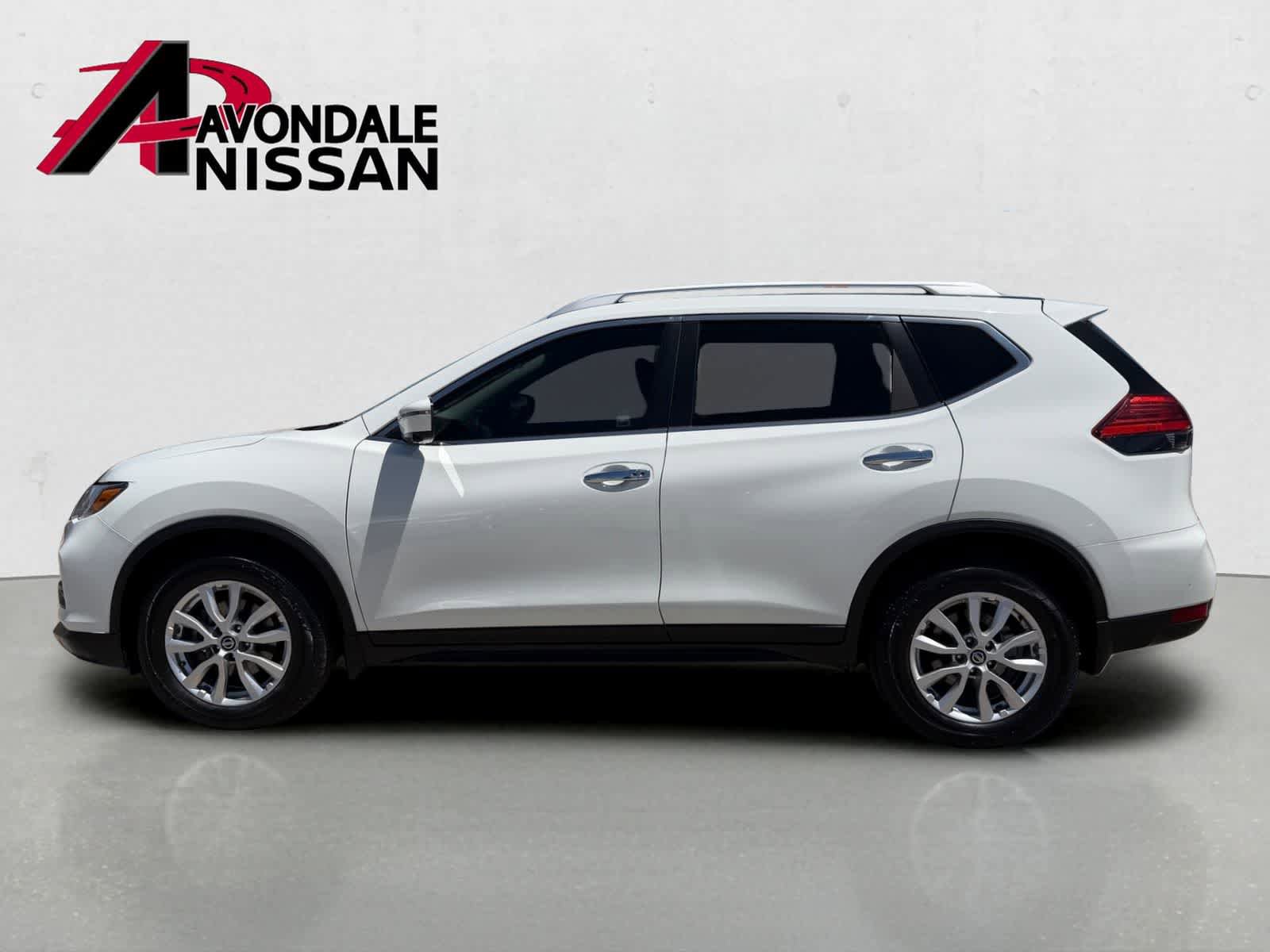 Used 2017 Nissan Rogue SV w/ SV Premium Package FWD image 3