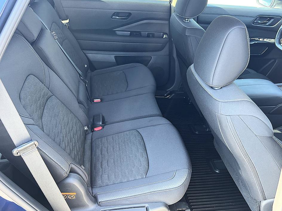 Certified 2025 Nissan Pathfinder SV FWD image 16