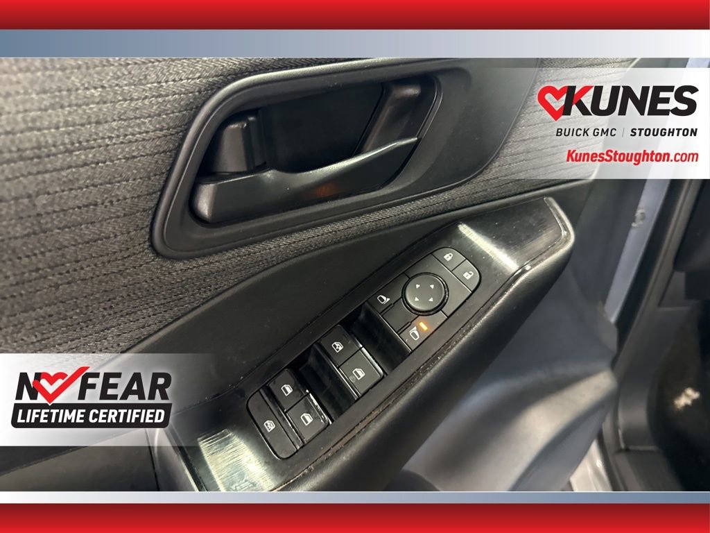 Used 2023 Nissan Rogue S image 20