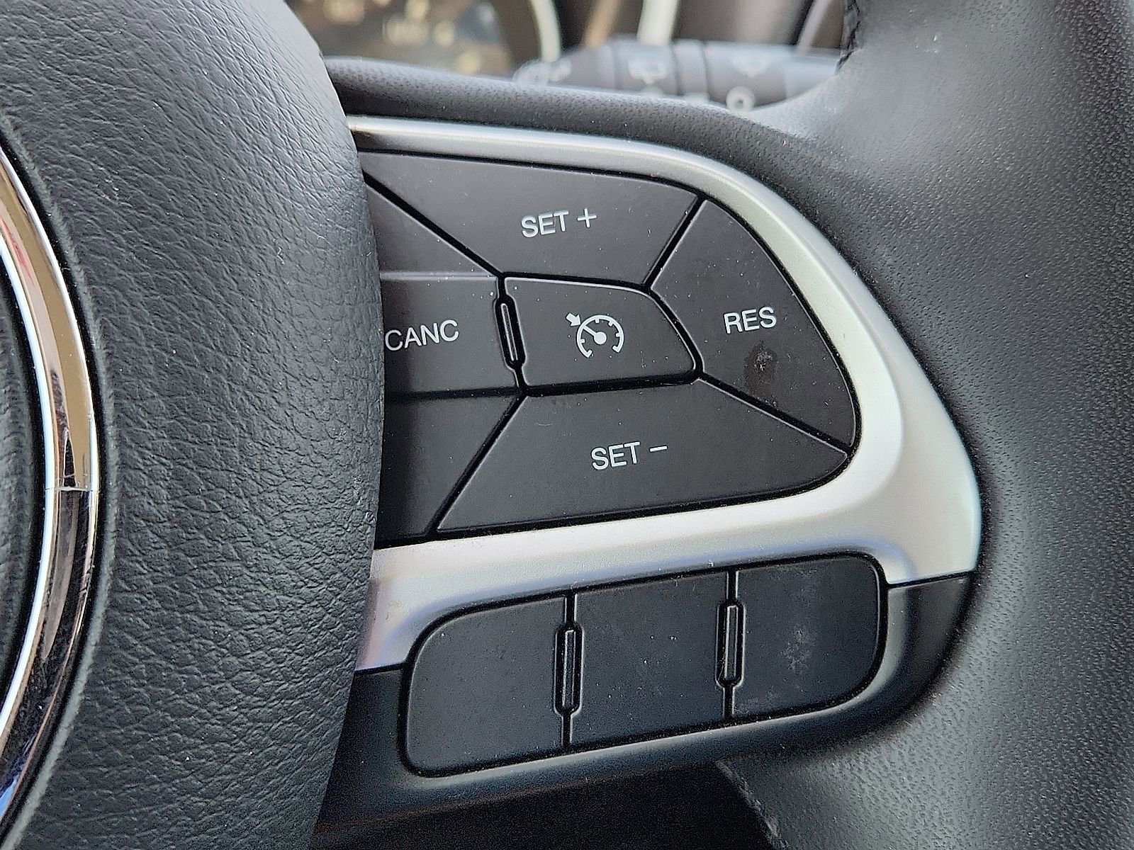 Used 2021 Jeep Compass Latitude FWD image 16