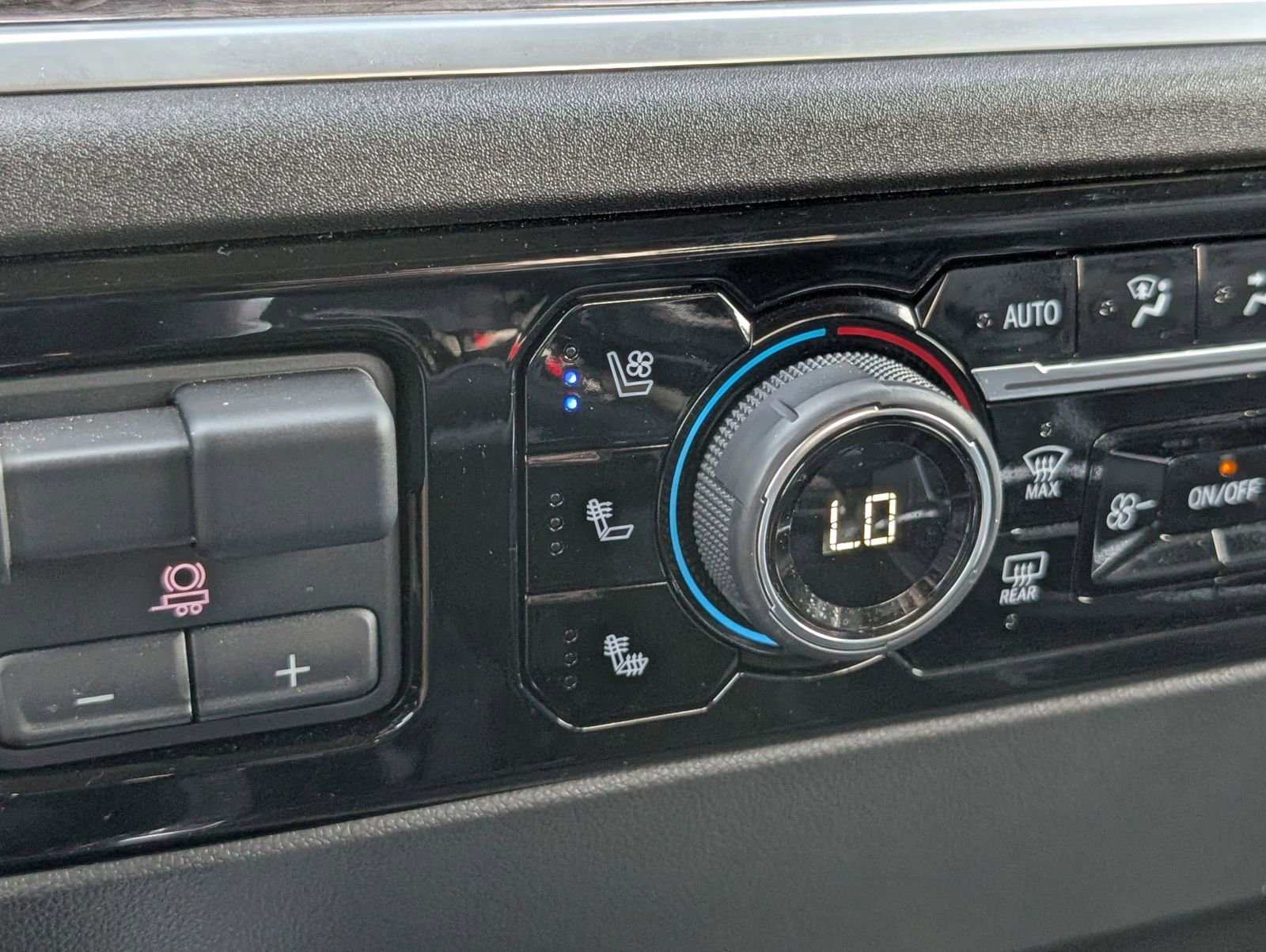 Used 2022 Chevrolet Silverado 1500 LTZ image 18