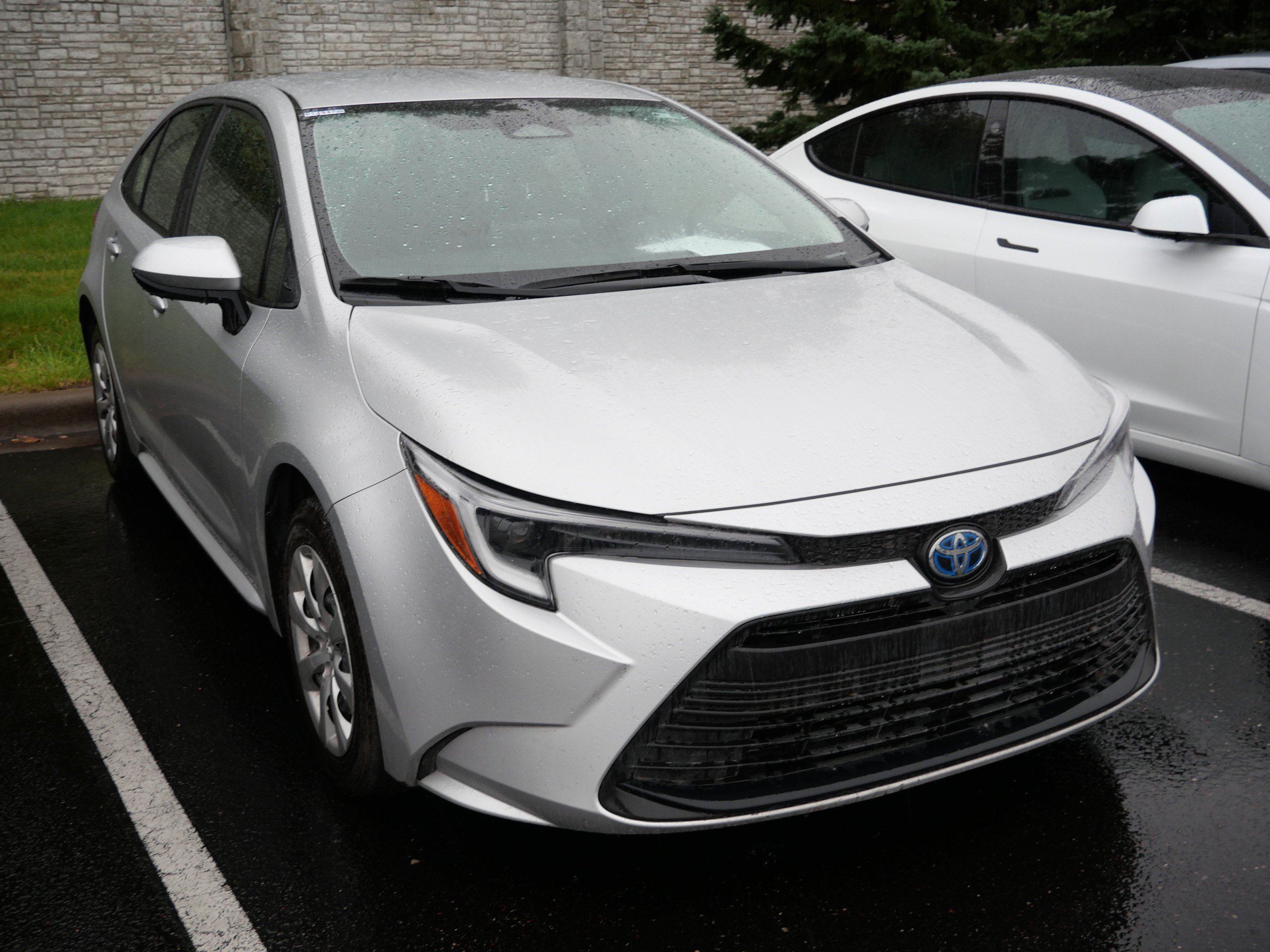Certified 2025 Toyota Corolla LE FWD image 4