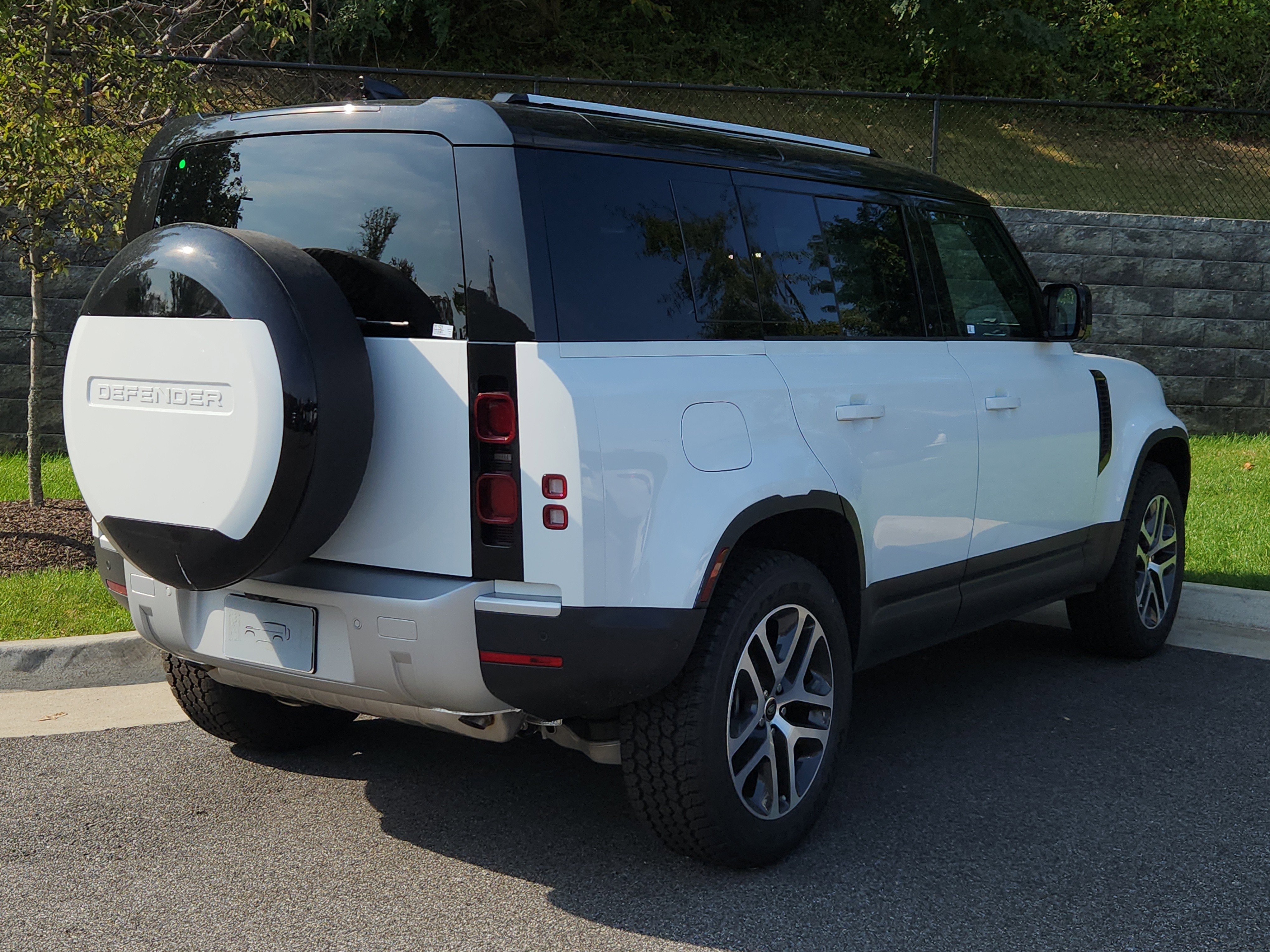 Used 2025 Land Rover Defender 110 S video 2