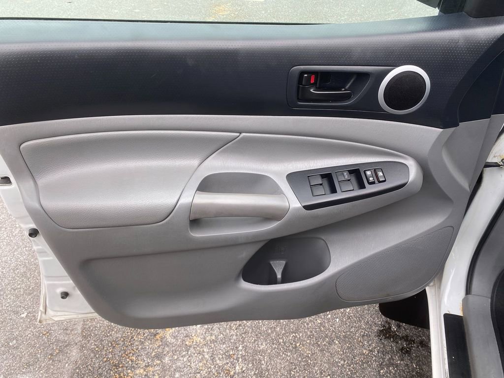 Used 2014 Toyota Tacoma 4x4 Double Cab w/ SR5 Package image 11